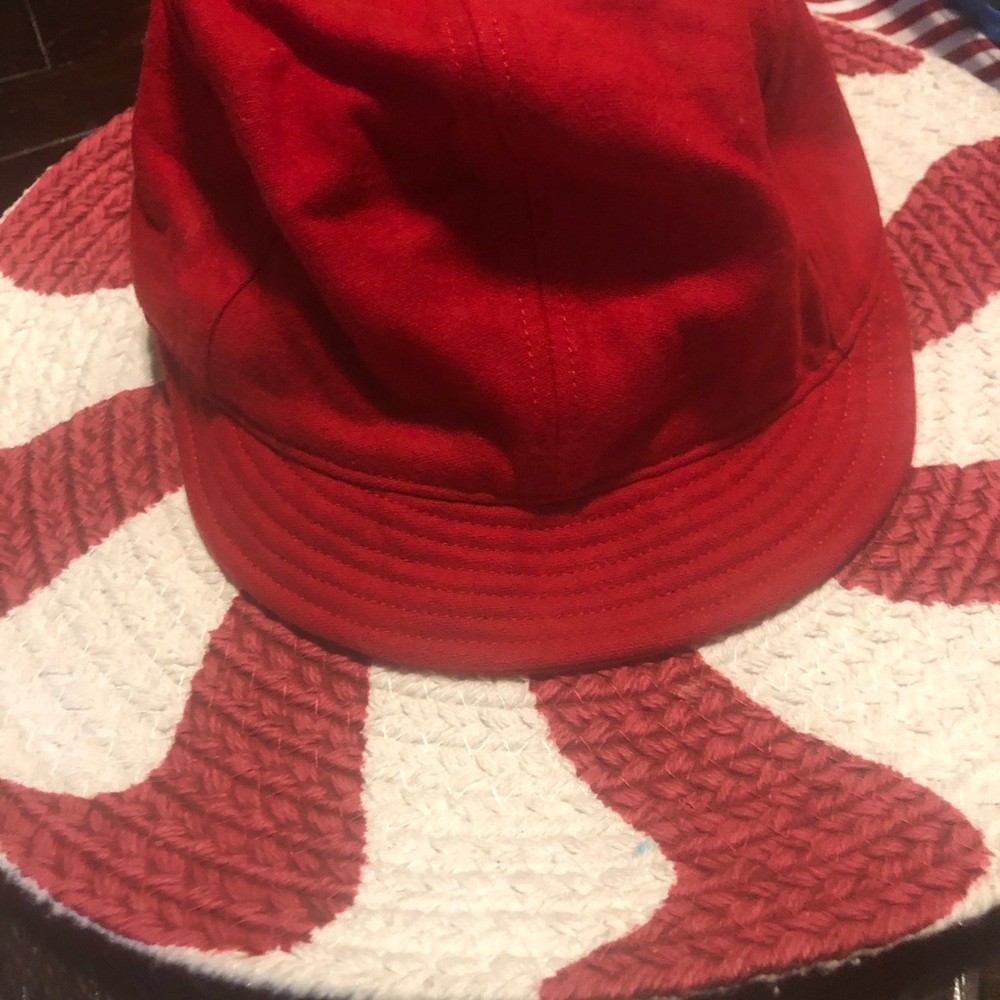 Women’s red had